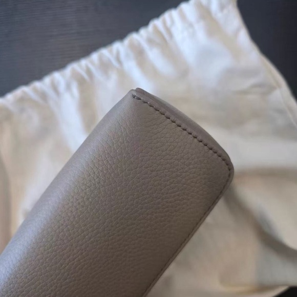 Loro Piana Pebbled Leather Vanity Case in Taupe - Picture 6 of 7